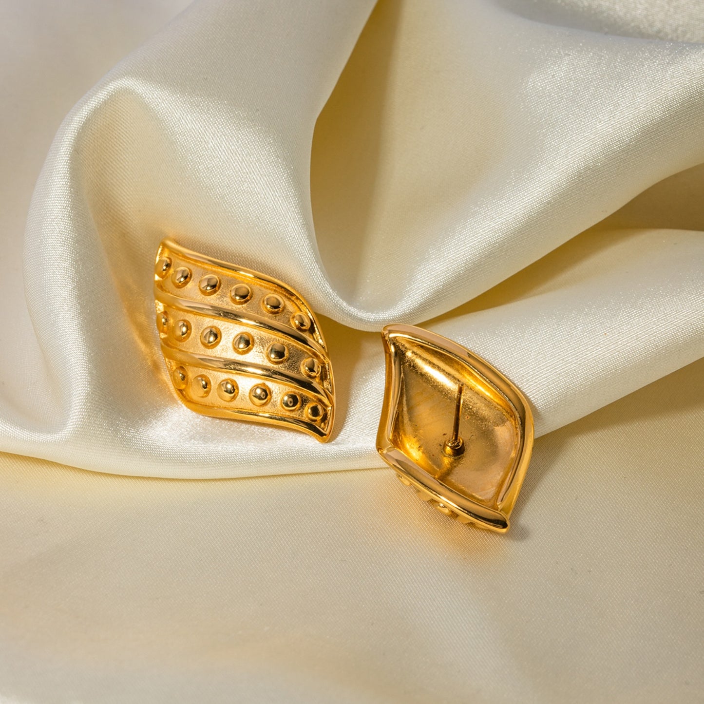 8340b971-0acd-4a1e-acd9-37ffc9bdcd20-Max