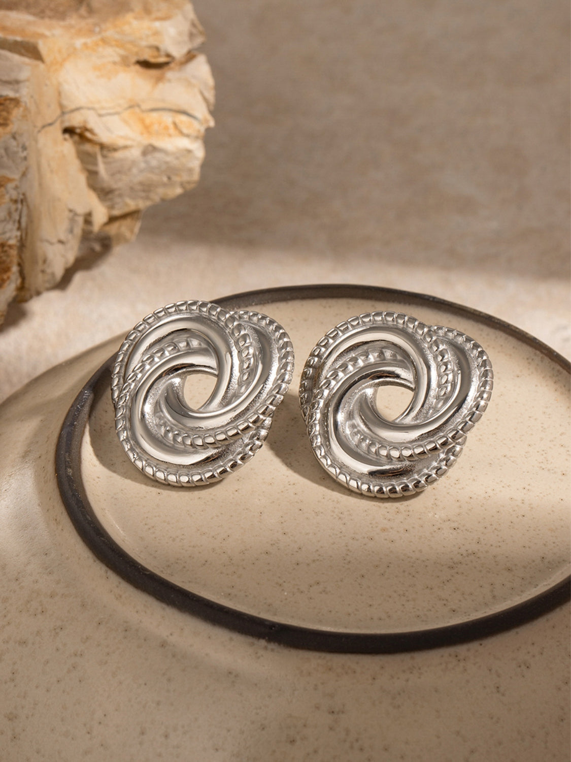 ff3168b9-b1e9-4418-9dbb-ba130ff9f2b1-Max